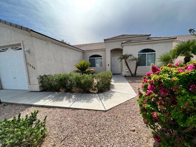 Building Photo - 3 BR LUXE Home-Walk to Colorado River, Golf & near Rotary Park.