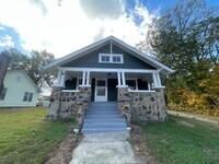 Building Photo - ?? COMING SOON ?? Charming 3 Bed / 1 Bath Bungalow – Prime Location Near Downtown Hickory