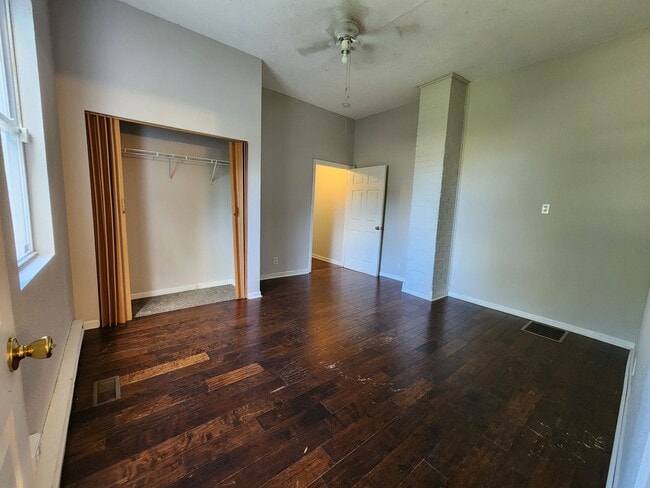 Building Photo - Spacious 3-Bedroom, 2-Bathroom Home AVAILA...