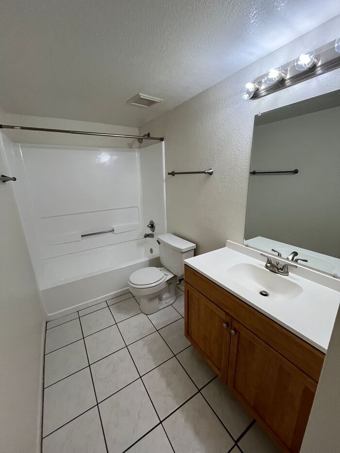 Building Photo - 1201 S McClintock Dr