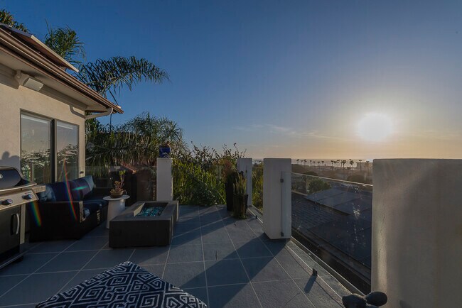 Building Photo - 4719 Coronado Ave