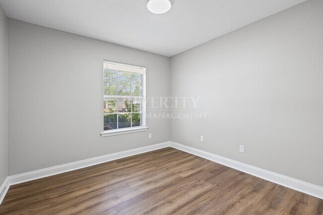 Building Photo - SECTION 8 WELCOMED!!!! A NEWLY RENOVATED BEAUTY !!!!