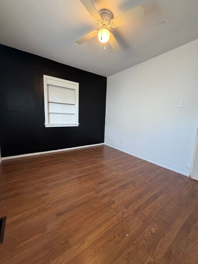 Building Photo - 3 bed | 1 bath Home for Rent in Granite City