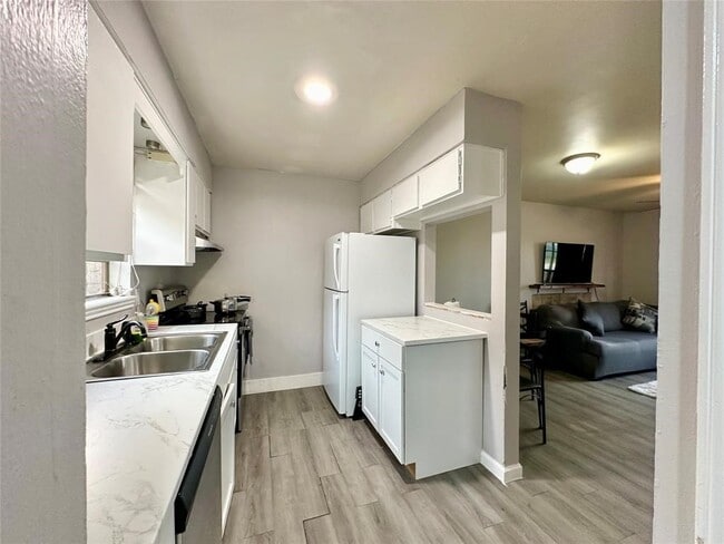 Building Photo - 4120 Hartt St