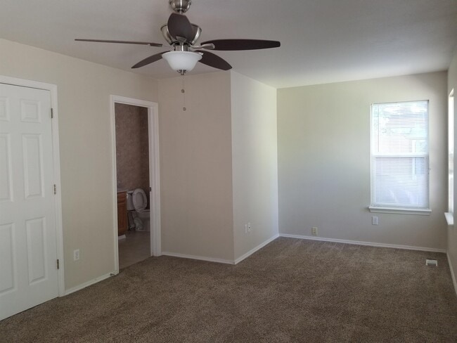 Building Photo - 350 S Kestrel Pl