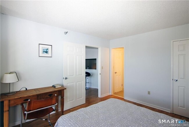 Building Photo - 127 Greyrock Pl