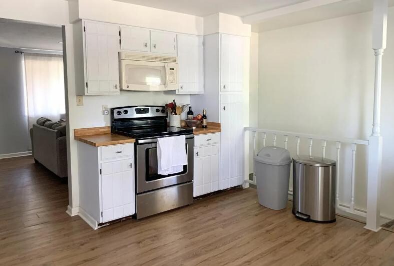 Primary Photo - 8490 Benton St