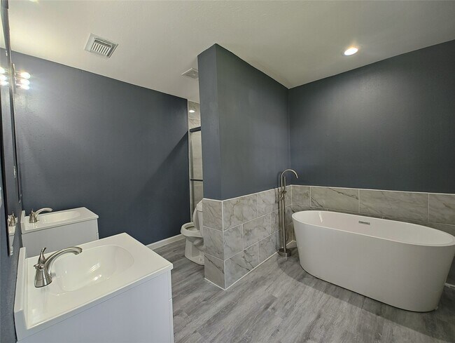 Building Photo - 2252 Shadowdale Dr