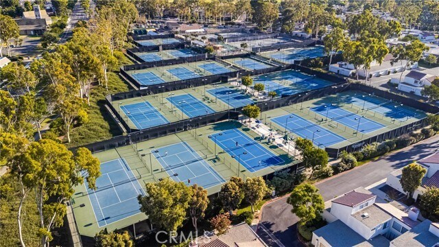 Building Photo - 1 Navarre