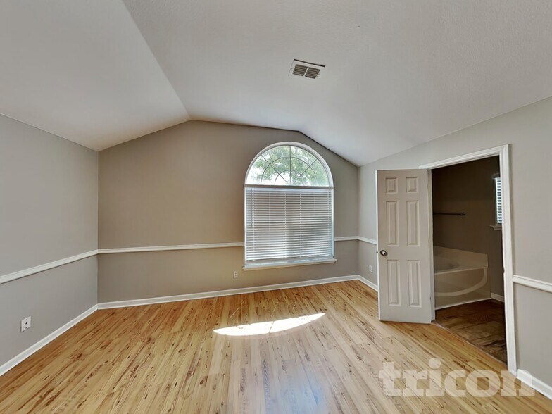 Building Photo - 1575 Wildflower Dr