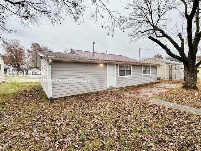 Building Photo - 813 J St NW