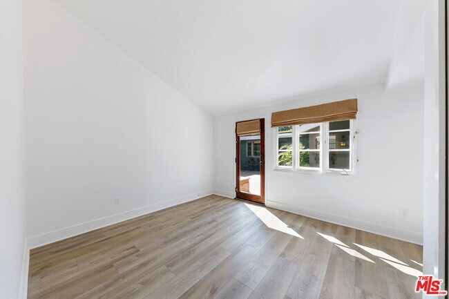Building Photo - 6328 Frondosa Dr