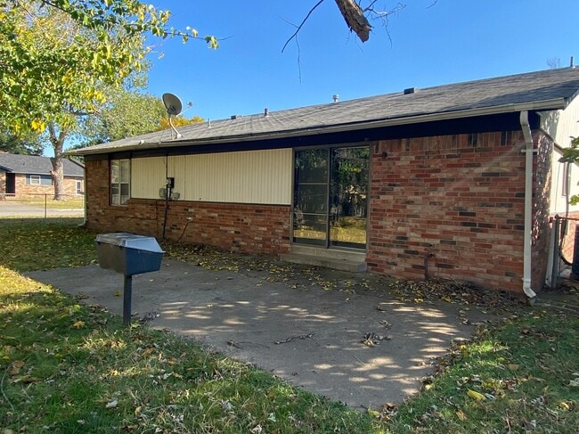 Building Photo - 12639 E 34th St