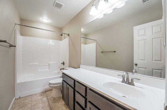 Building Photo - Stylish 3-Bedroom Home with Loft & Upgraded Kitchen!