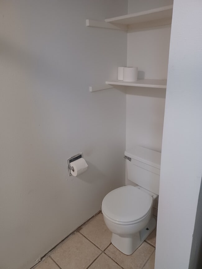 Building Photo - 3000 Regatta Ln