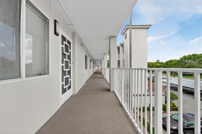 Building Photo - 14095 Royal Vista Dr