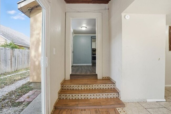 Building Photo - 2514 E Archer St