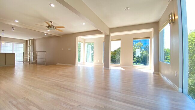 City Views in Living Room - 3525 Routh St