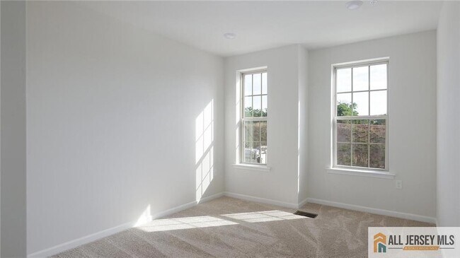 Building Photo - 95 Robeson St