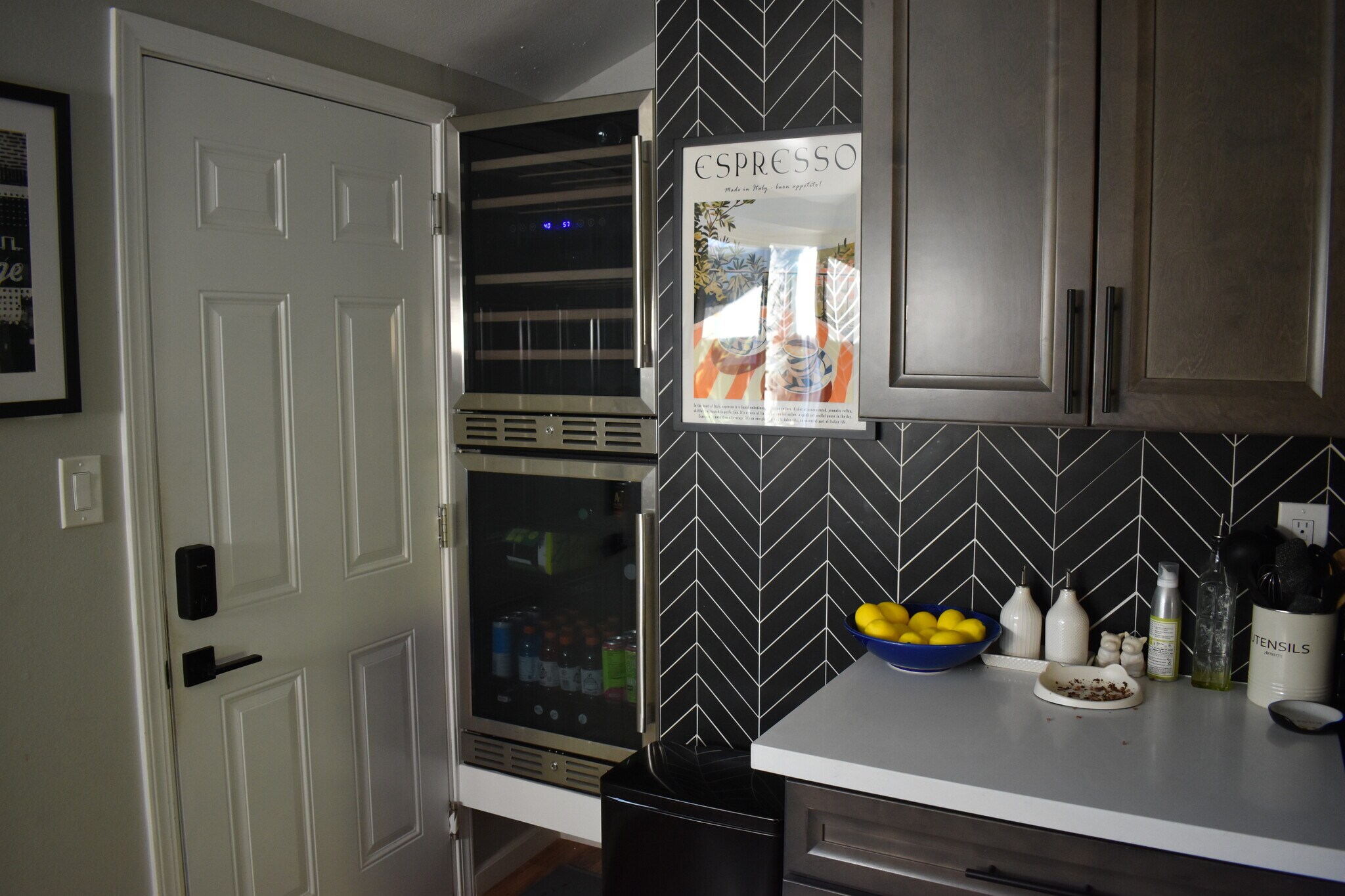 Building Photo - 6671 Jackson Dr