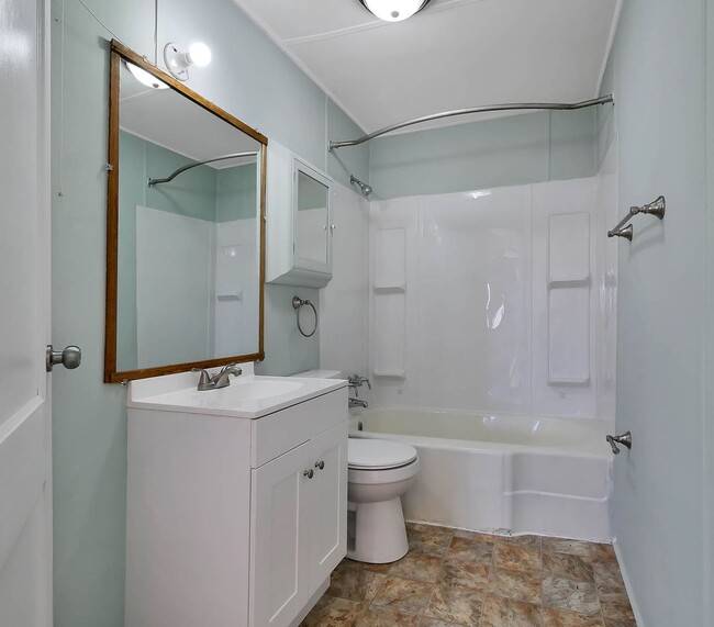 Building Photo - 2 BR 1 BA house for Rent