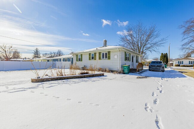 Building Photo - 1208 Waverly Pl