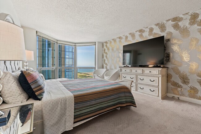 Building Photo - 195 N Harbor Dr