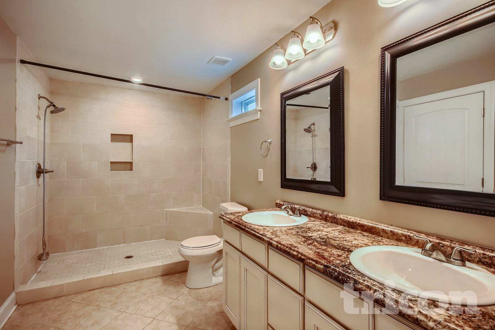 Building Photo - 247 Young Ave SW