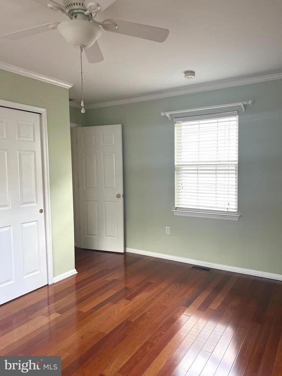 Building Photo - 301 Deer Run Ct
