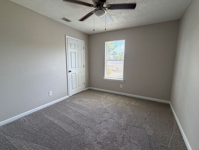 Building Photo - 3626 Pebble Creek Dr