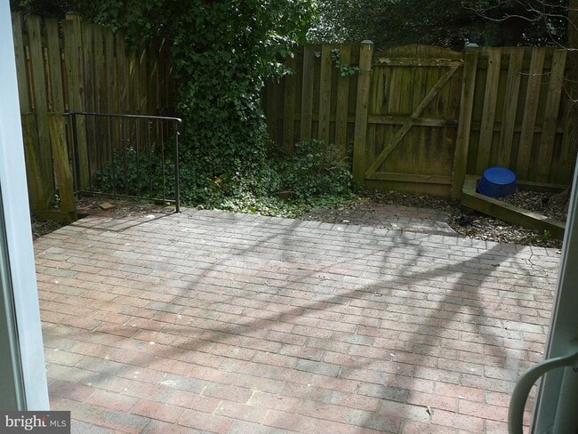 Building Photo - 8607 Dellway Ln