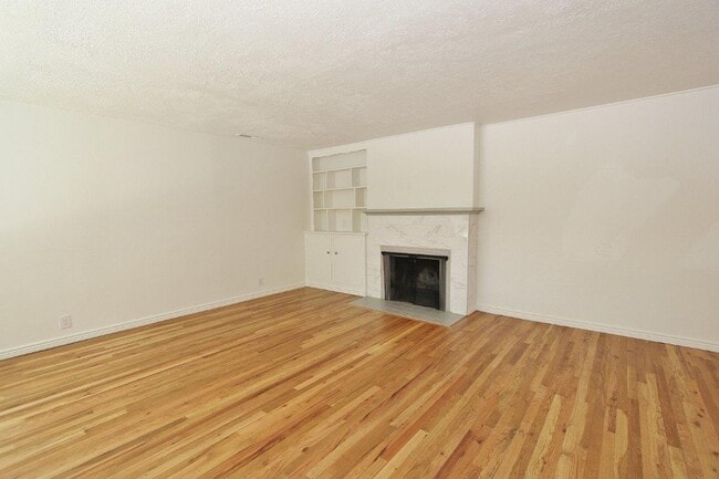 Building Photo - 1202 N 20th St