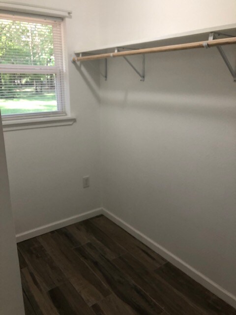 Building Photo - 3067 E Claire Dr