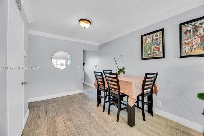 Building Photo - 1900 NE 8th Ct