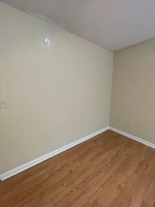 Building Photo - 07-204 Fattouh