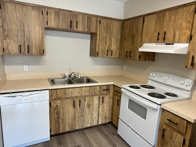 Building Photo - 3110 Harmon Ln