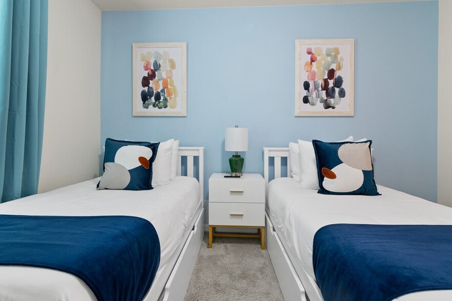 Building Photo - 1828 Tropical Palms Cir