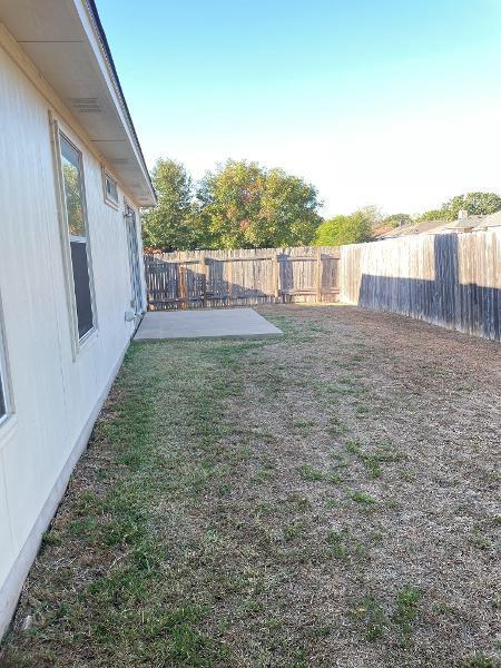 Building Photo - 1200 Hughmont Dr