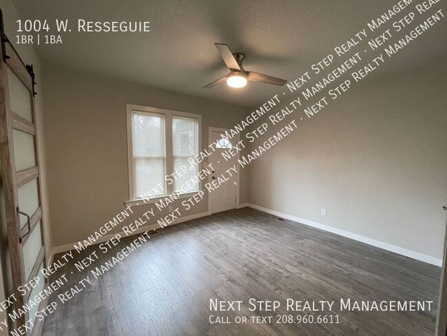 Building Photo - 1004 W. Resseguie-