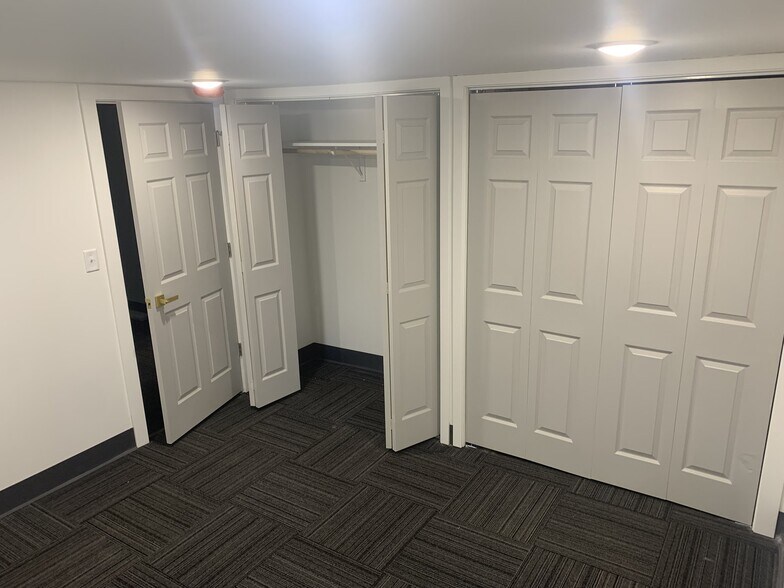 Building Photo - 1025 N 45th St