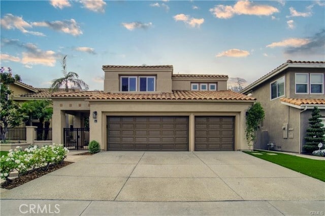 Building Photo - 13 Bernay