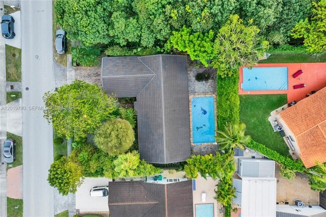Building Photo - 15830 SW 139th Ave