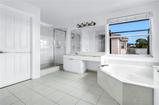 Building Photo - 3224 SW 175th Ave