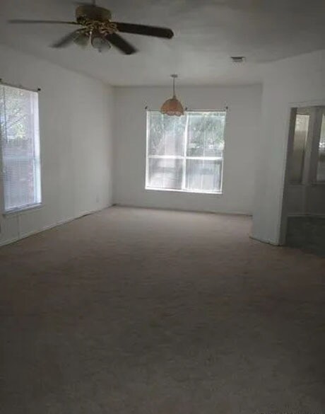 Building Photo - 9410 Grace Pt