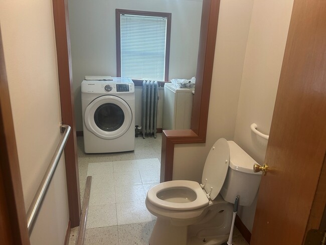 Building Photo - 1236 Mammoth Rd