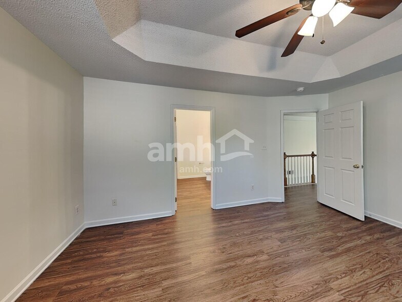 Building Photo - 14519 John Beck Dr