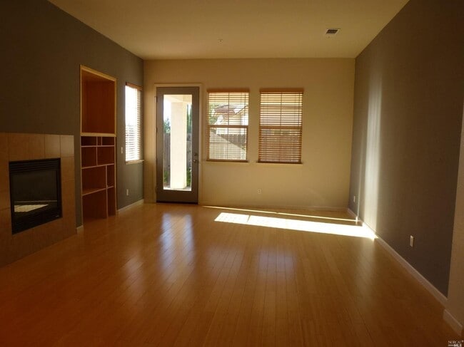 Building Photo - 3273 Inwood Pl