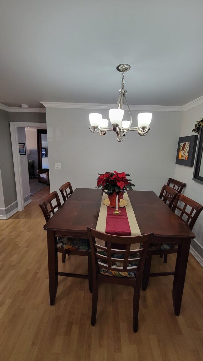 Building Photo - 780 River Rd