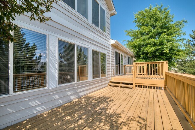 Building Photo - 705 Witchhazel Ct