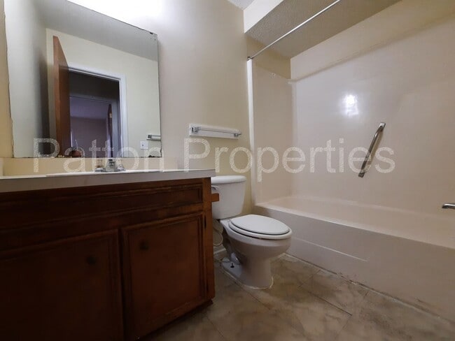 Building Photo - 1601 Willowby St